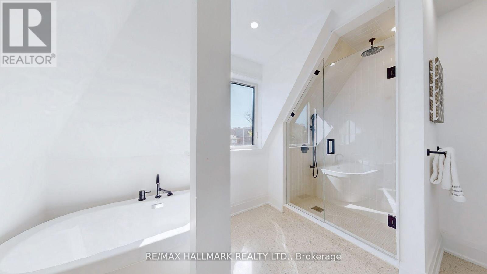 755 Manning Avenue, Toronto, Ontario  M6G 2W5 - Photo 22 - C12433331