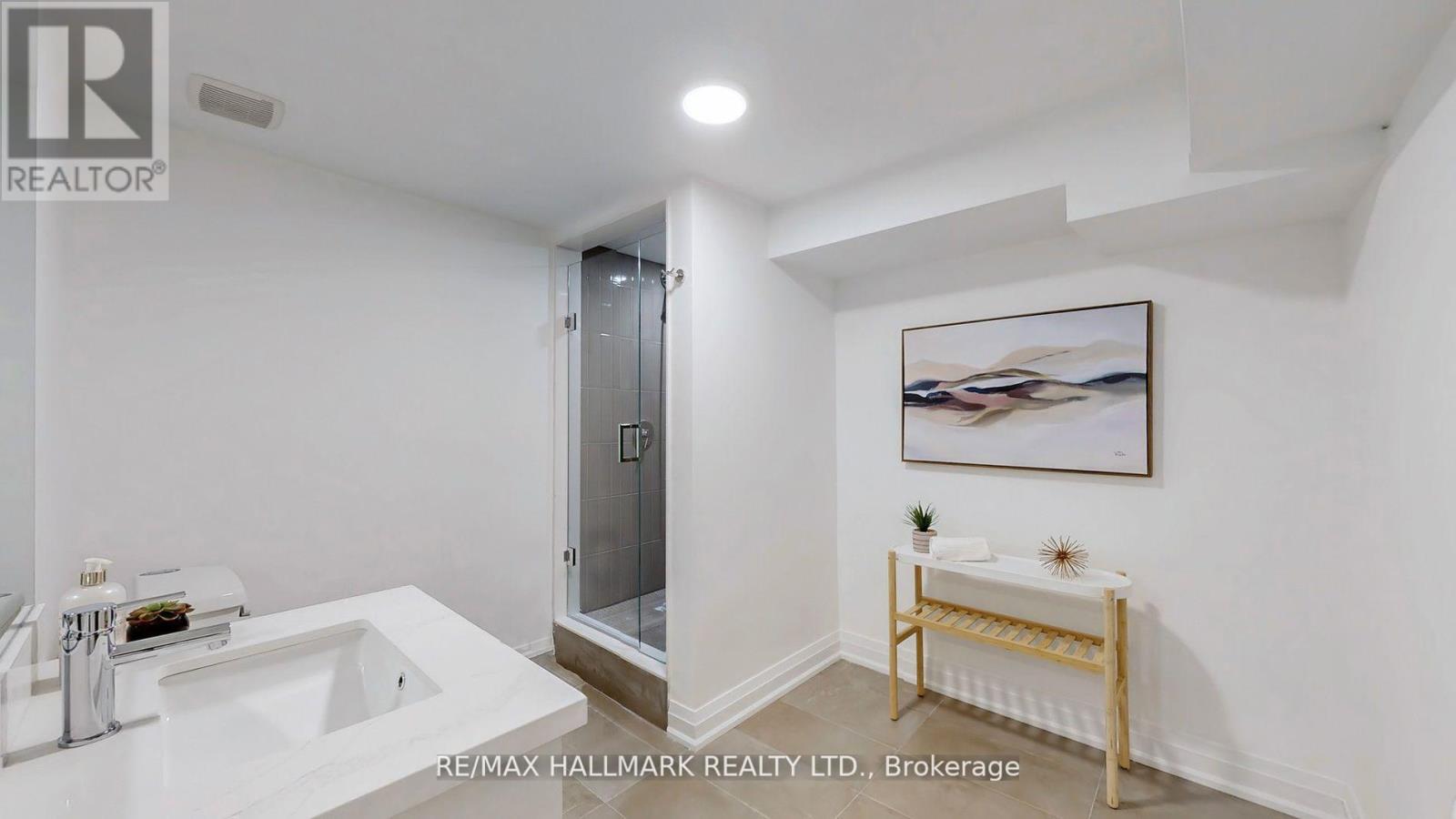 755 Manning Avenue, Toronto, Ontario  M6G 2W5 - Photo 27 - C12433331