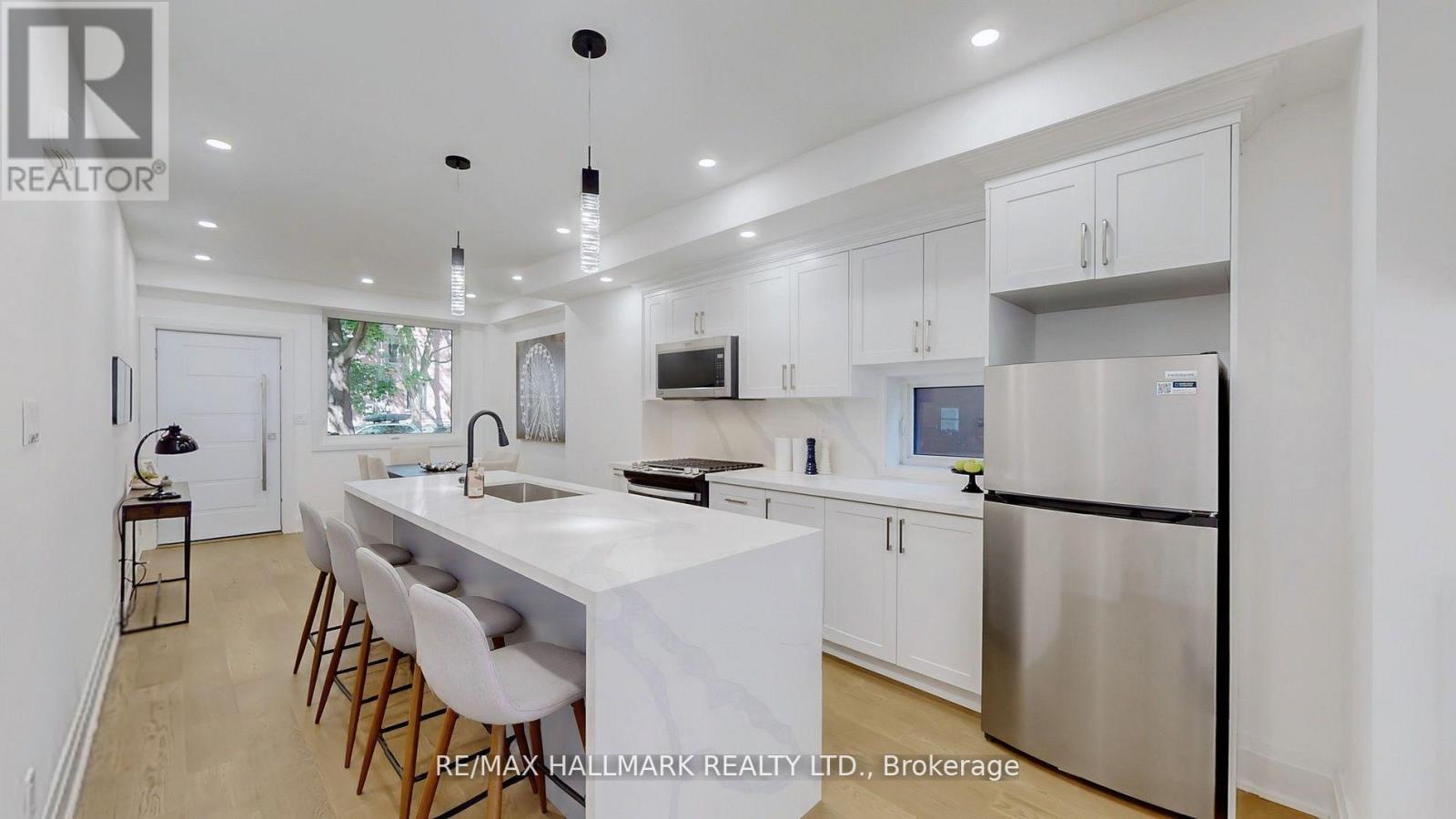 755 Manning Avenue, Toronto, Ontario  M6G 2W5 - Photo 6 - C12433331