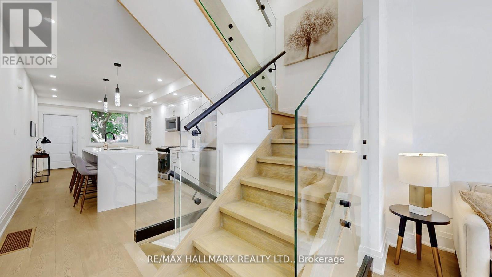 755 Manning Avenue, Toronto, Ontario  M6G 2W5 - Photo 7 - C12433331