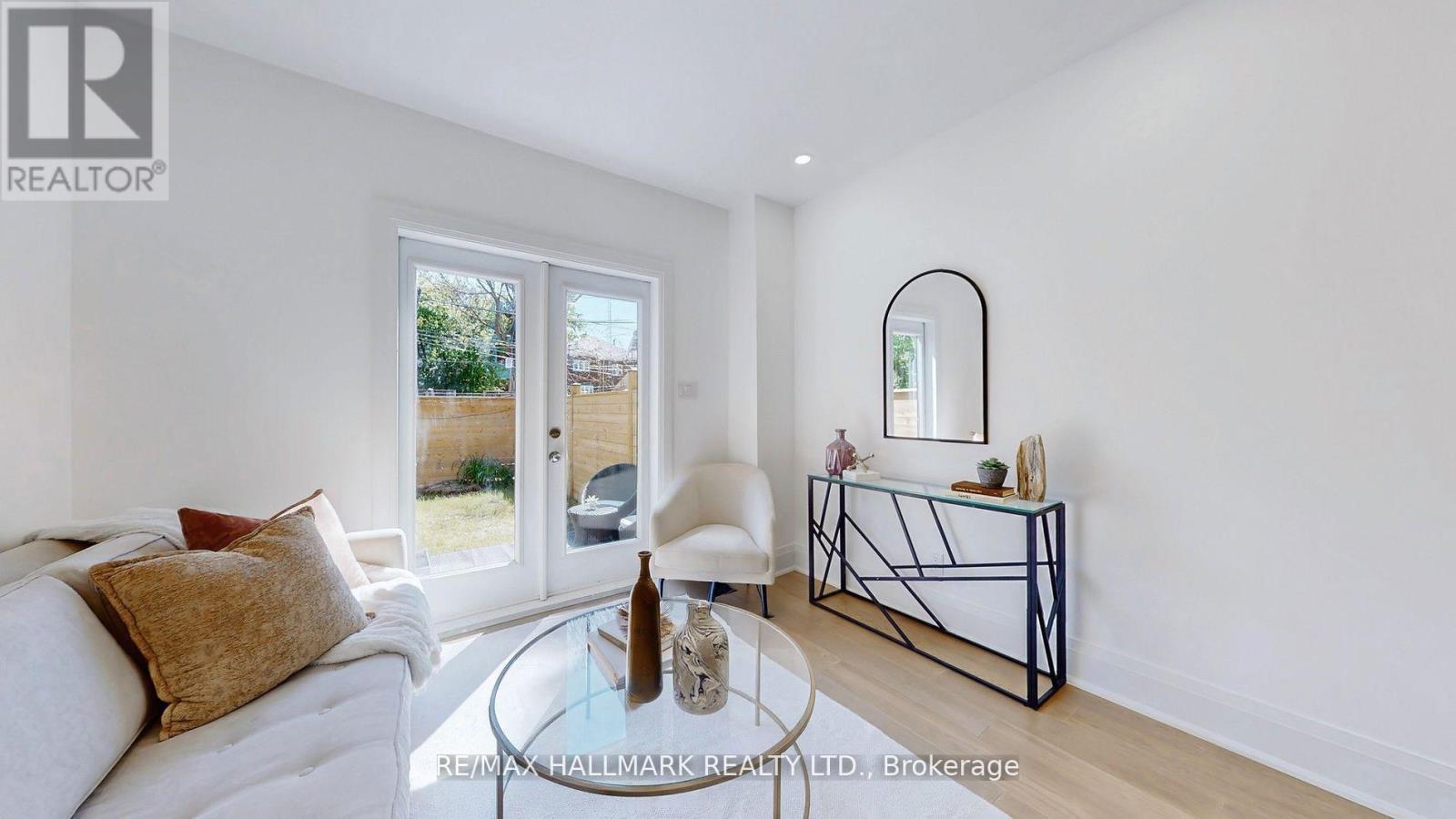 755 Manning Avenue, Toronto, Ontario  M6G 2W5 - Photo 9 - C12433331
