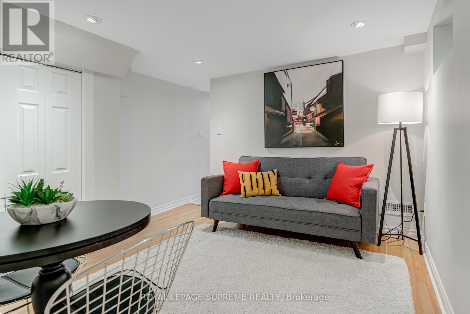 313 Cedarvale Avenue, Toronto, Ontario  M4C 4K3 - Photo 17 - E12433339