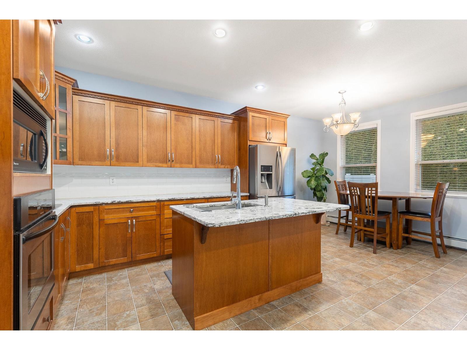 5386 Chinook Street, Sardis South, Chilliwack, British Columbia  V2R 0A6 - Photo 11 - R3053152