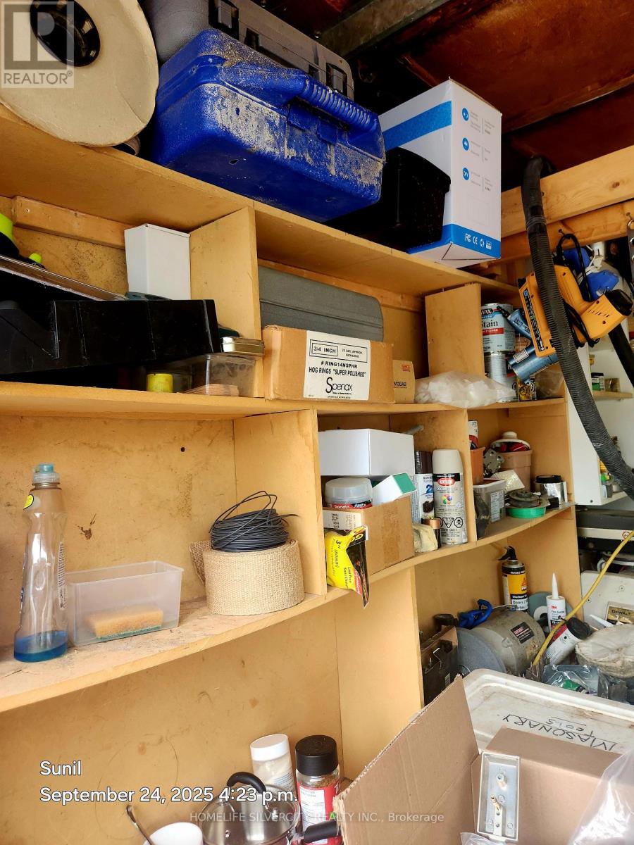 324 Conestoga Drive, Brampton (Heart Lake West), Ontario  L6Z 2T1 - Photo 2 - W12425253