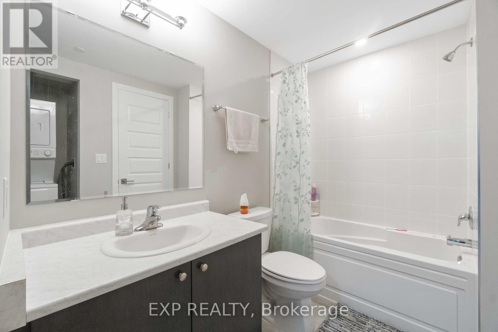 610 - 58 Adam Sellers Street, Markham, Ontario  L6B 1P5 - Photo 4 - N12433344