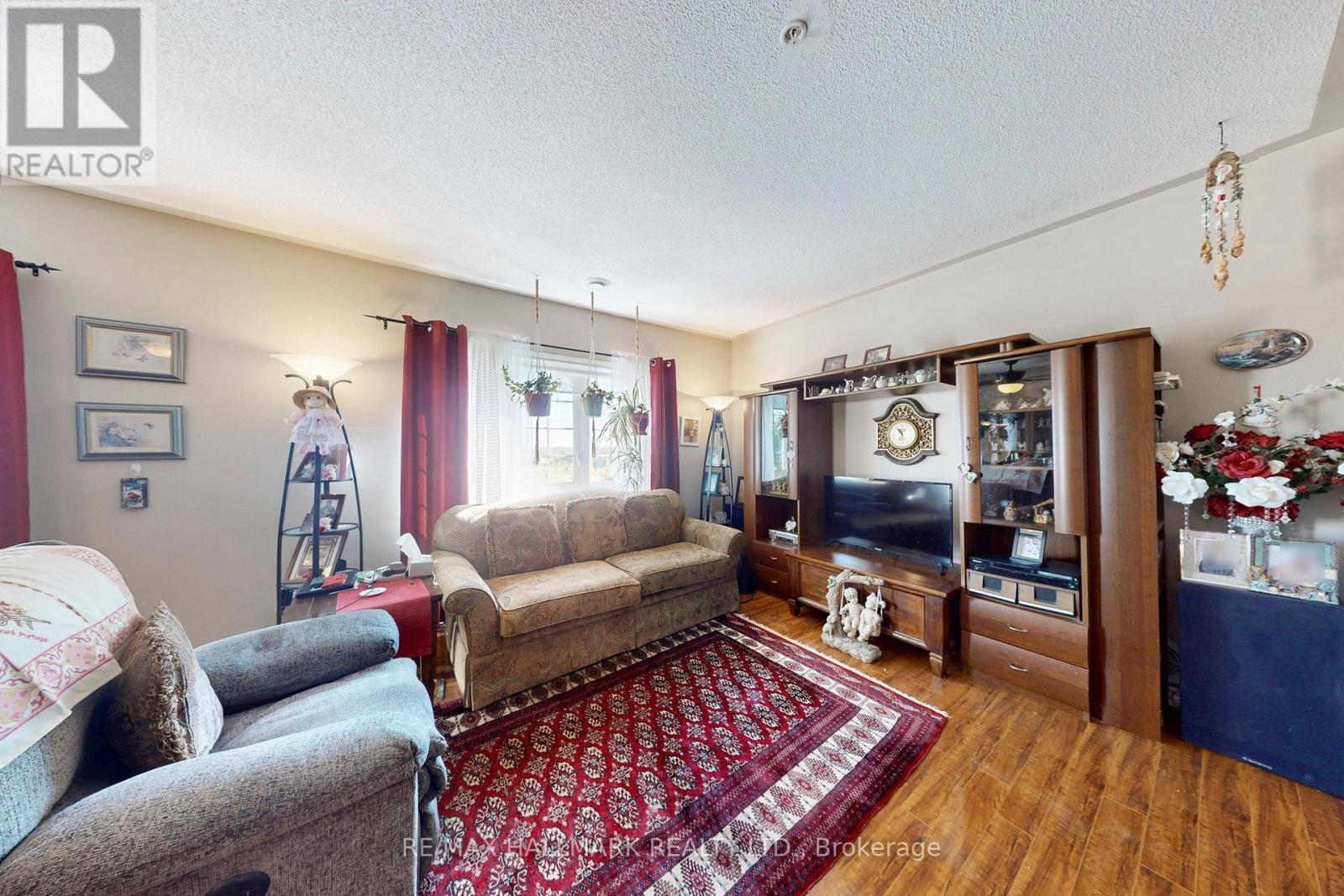 301 - 112 Simcoe Road, Bradford West Gwillimbury, Ontario  L3Z 1Y2 - Photo 12 - N12433354