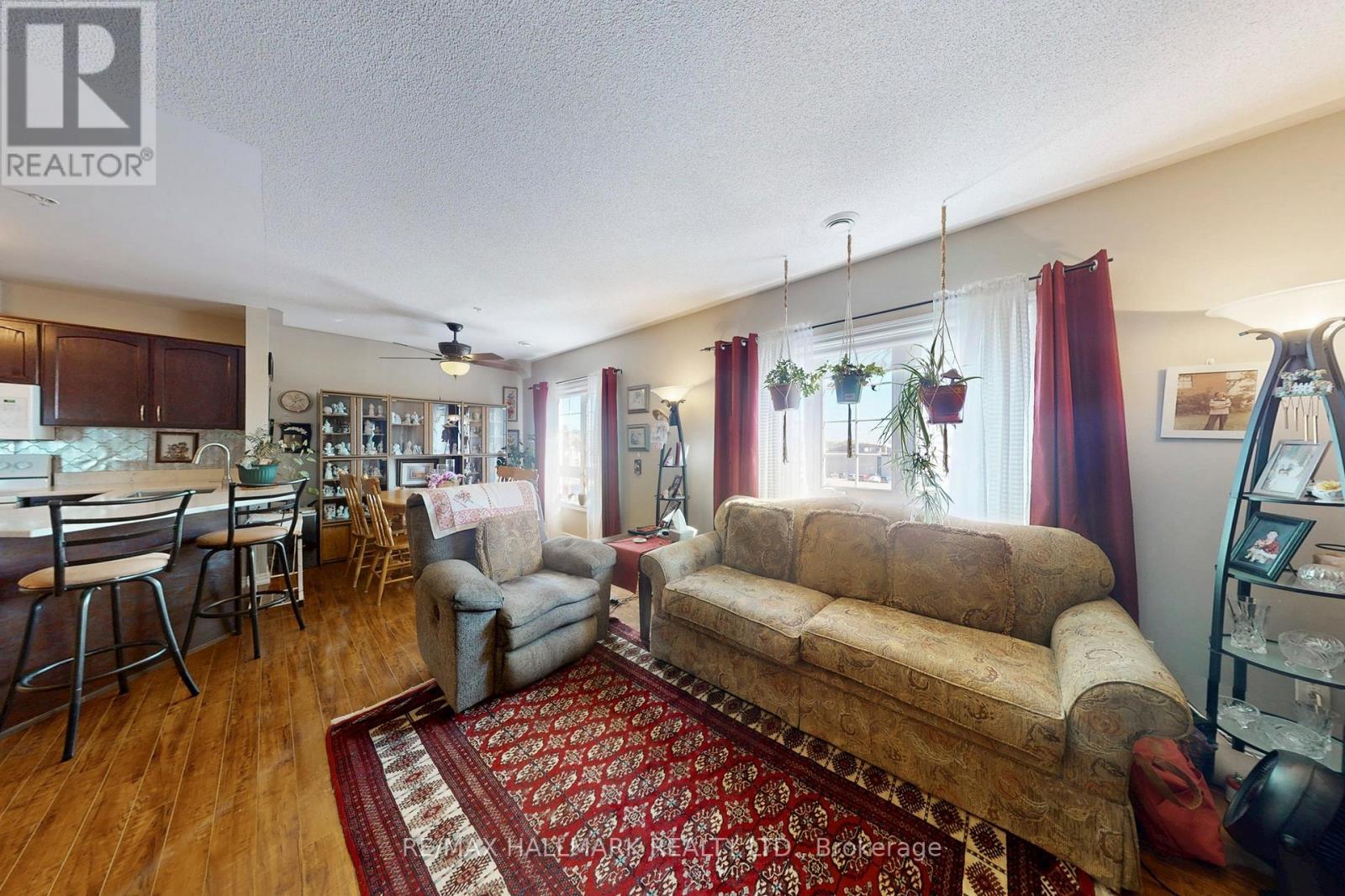 301 - 112 Simcoe Road, Bradford West Gwillimbury, Ontario  L3Z 1Y2 - Photo 14 - N12433354