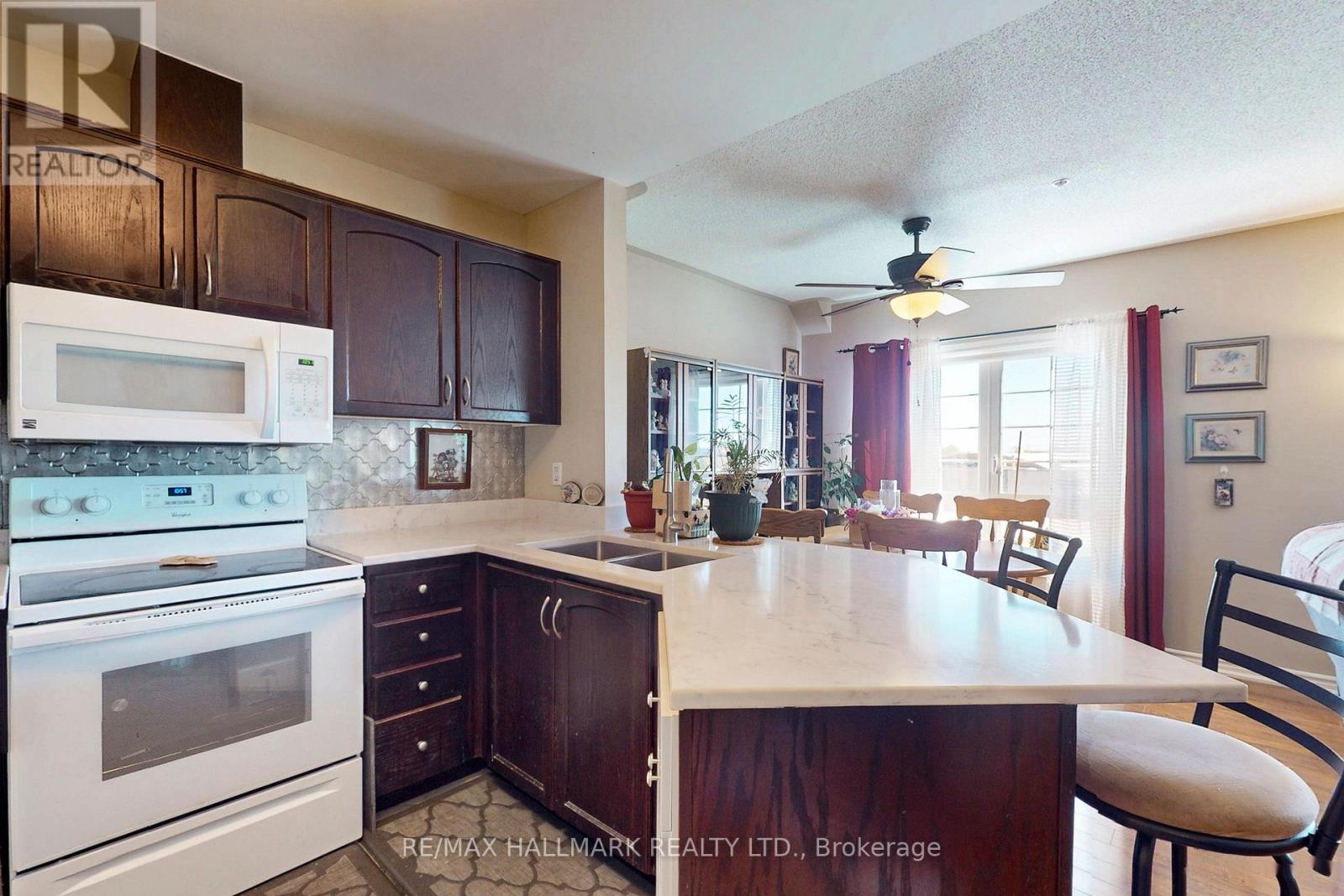 301 - 112 Simcoe Road, Bradford West Gwillimbury, Ontario  L3Z 1Y2 - Photo 8 - N12433354