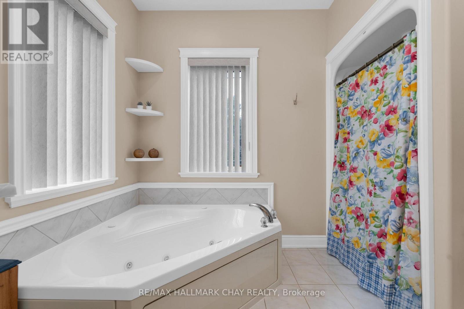 24 Mckenzie Street, Tiny, Ontario  L0L 2T0 - Photo 21 - S12433290