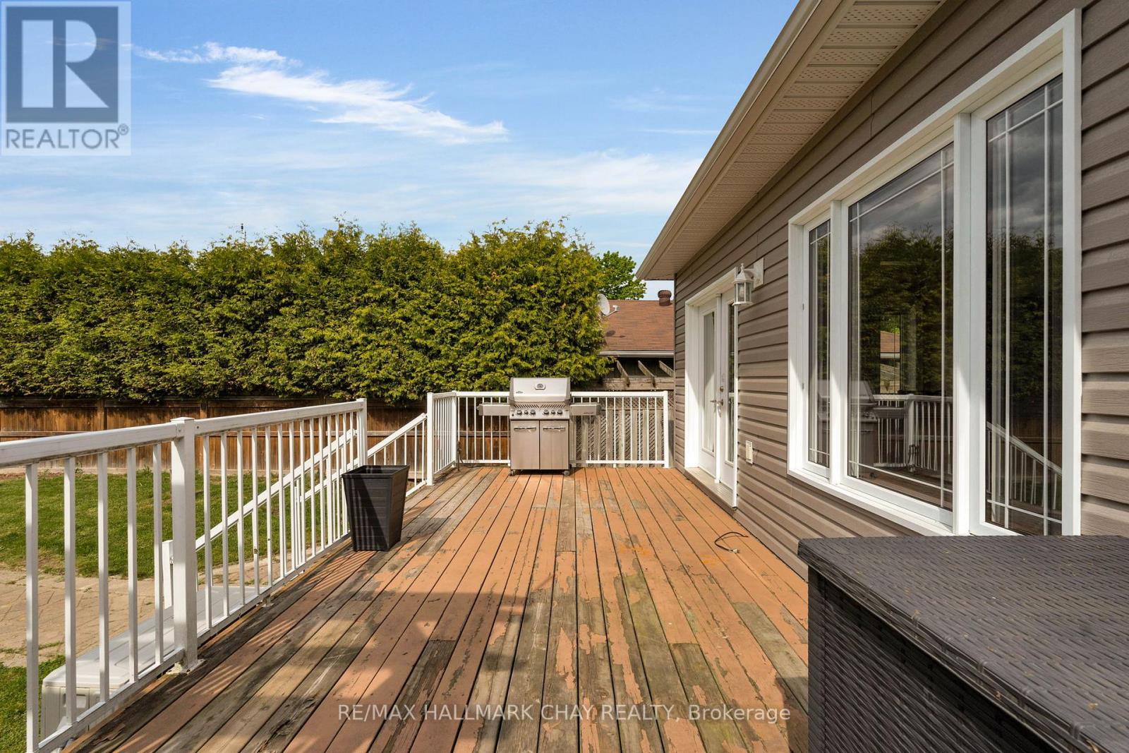 24 Mckenzie Street, Tiny, Ontario  L0L 2T0 - Photo 37 - S12433290