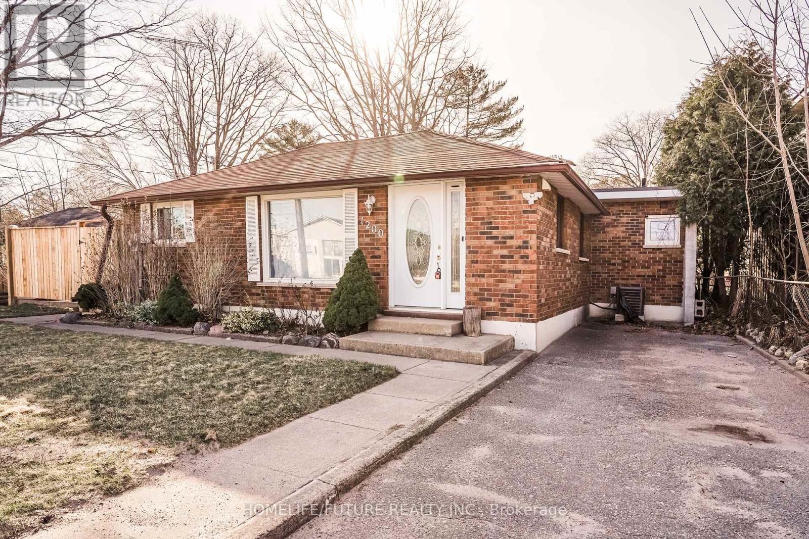 1200 Mosley Street, Wasaga Beach, Ontario  L9Z 2E7 - Photo 1 - S12433311