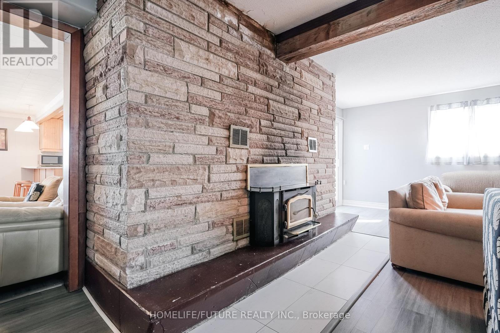 1200 Mosley Street, Wasaga Beach, Ontario  L9Z 2E7 - Photo 16 - S12433311