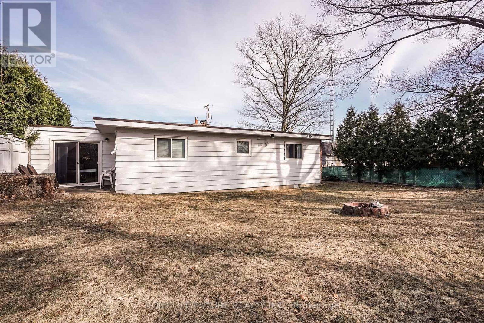 1200 Mosley Street, Wasaga Beach, Ontario  L9Z 2E7 - Photo 33 - S12433311