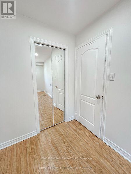 3485 Oakglade Crescent, Mississauga, Ontario  L5C 1X4 - Photo 17 - W12433305