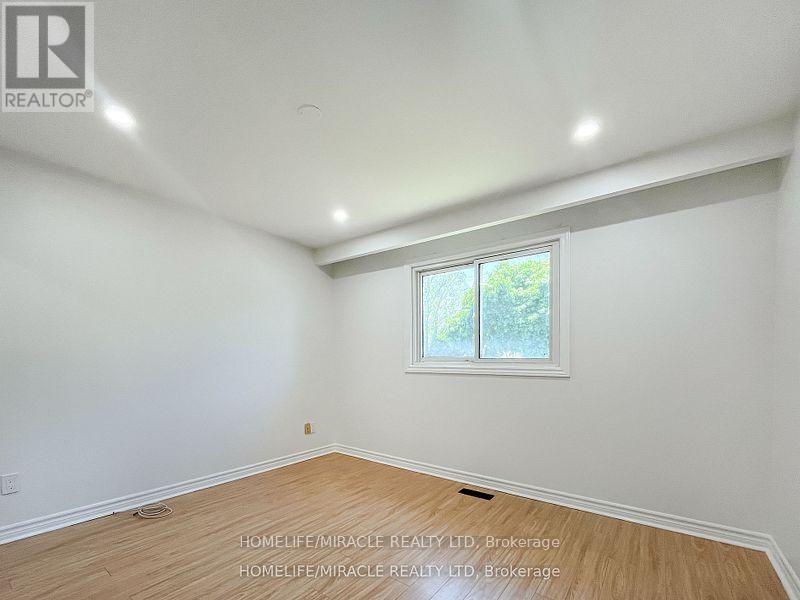 3485 Oakglade Crescent, Mississauga, Ontario  L5C 1X4 - Photo 20 - W12433305