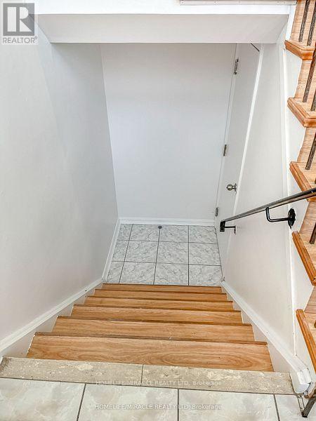 3485 Oakglade Crescent, Mississauga, Ontario  L5C 1X4 - Photo 21 - W12433305