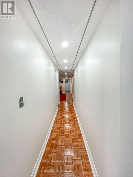 3485 Oakglade Crescent, Mississauga, Ontario  L5C 1X4 - Photo 22 - W12433305