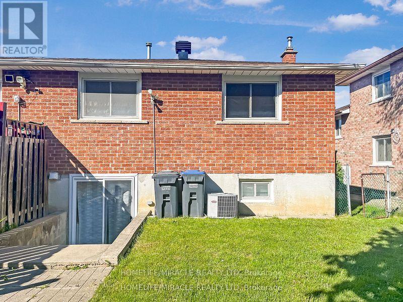 3485 Oakglade Crescent, Mississauga, Ontario  L5C 1X4 - Photo 30 - W12433305