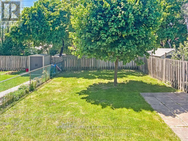 3485 Oakglade Crescent, Mississauga, Ontario  L5C 1X4 - Photo 32 - W12433305