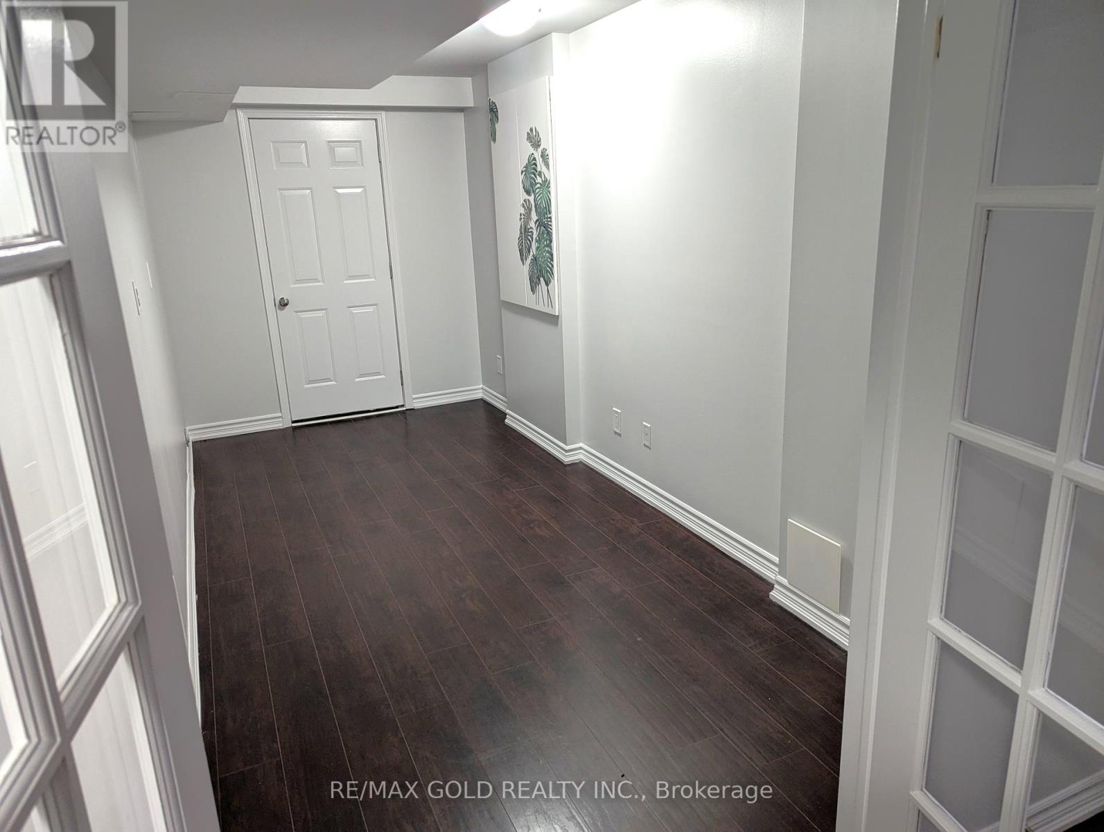 26 Long Branch Trail, Brampton, Ontario  L6P 3S4 - Photo 12 - W12433349