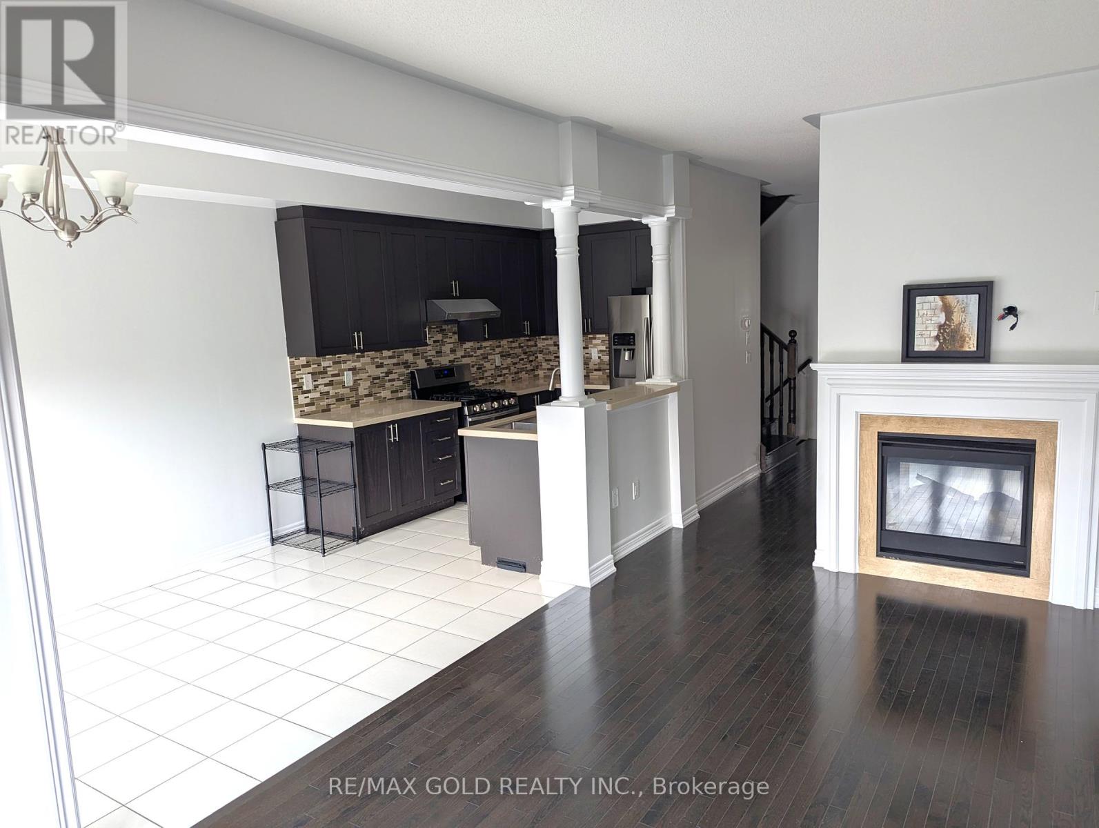 26 Long Branch Trail, Brampton, Ontario  L6P 3S4 - Photo 5 - W12433349