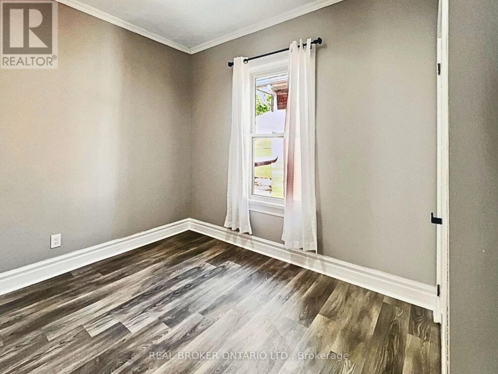 13 Salisbury Avenue, Brantford, Ontario  N3S 1M6 - Photo 13 - X12433337