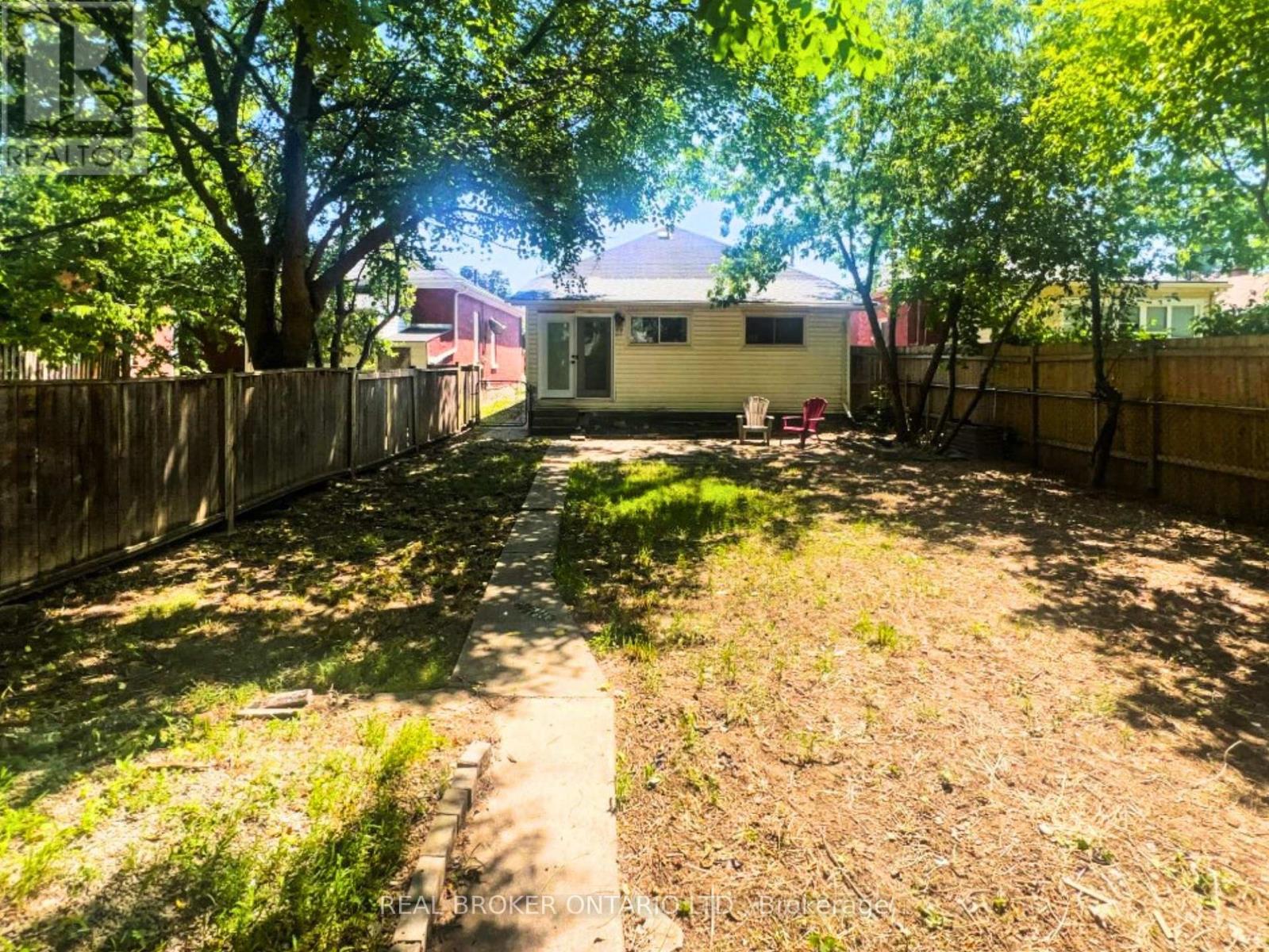 13 Salisbury Avenue, Brantford, Ontario  N3S 1M6 - Photo 19 - X12433337