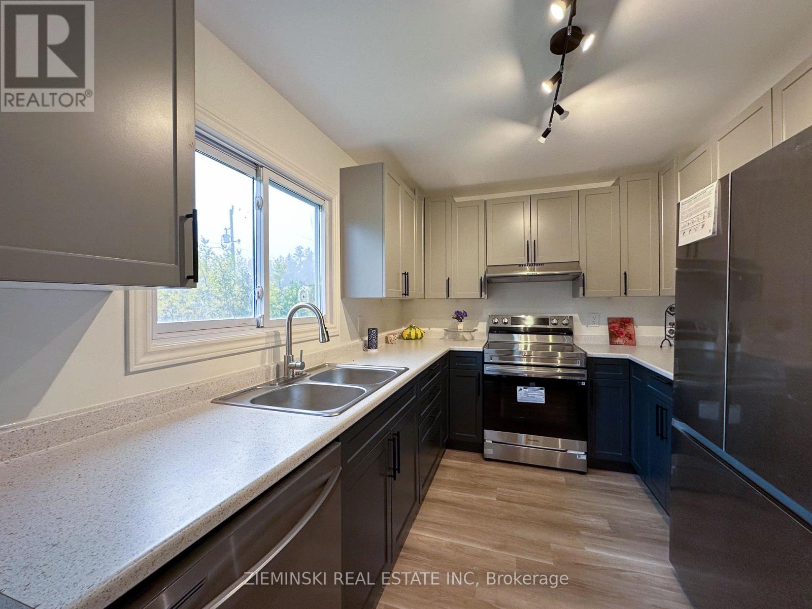 1099 Besaw Road, Iroquois Falls, Ontario  P0K 1G0 - Photo 3 - T12433374
