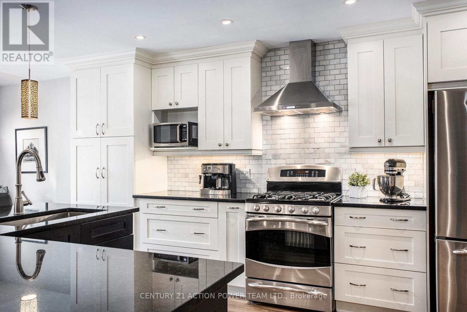 1017 Sheenboro Crescent, Ottawa, Ontario  K4A 3M8 - Photo 12 - X12433373