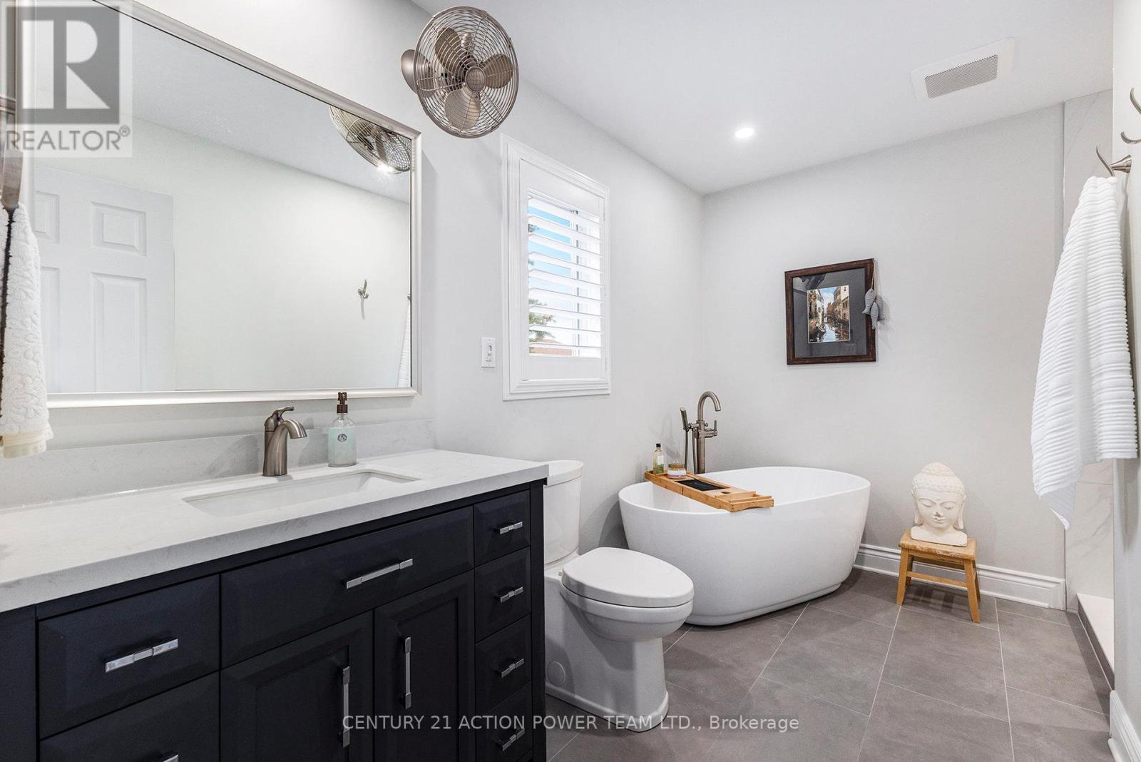 1017 Sheenboro Crescent, Ottawa, Ontario  K4A 3M8 - Photo 22 - X12433373
