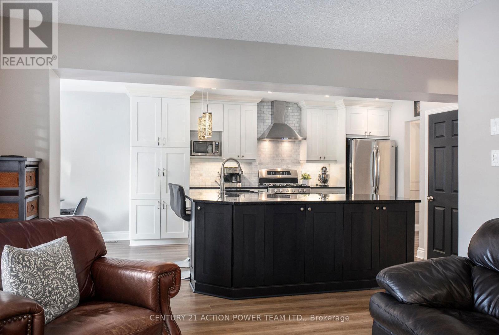 1017 Sheenboro Crescent, Ottawa, Ontario  K4A 3M8 - Photo 6 - X12433373