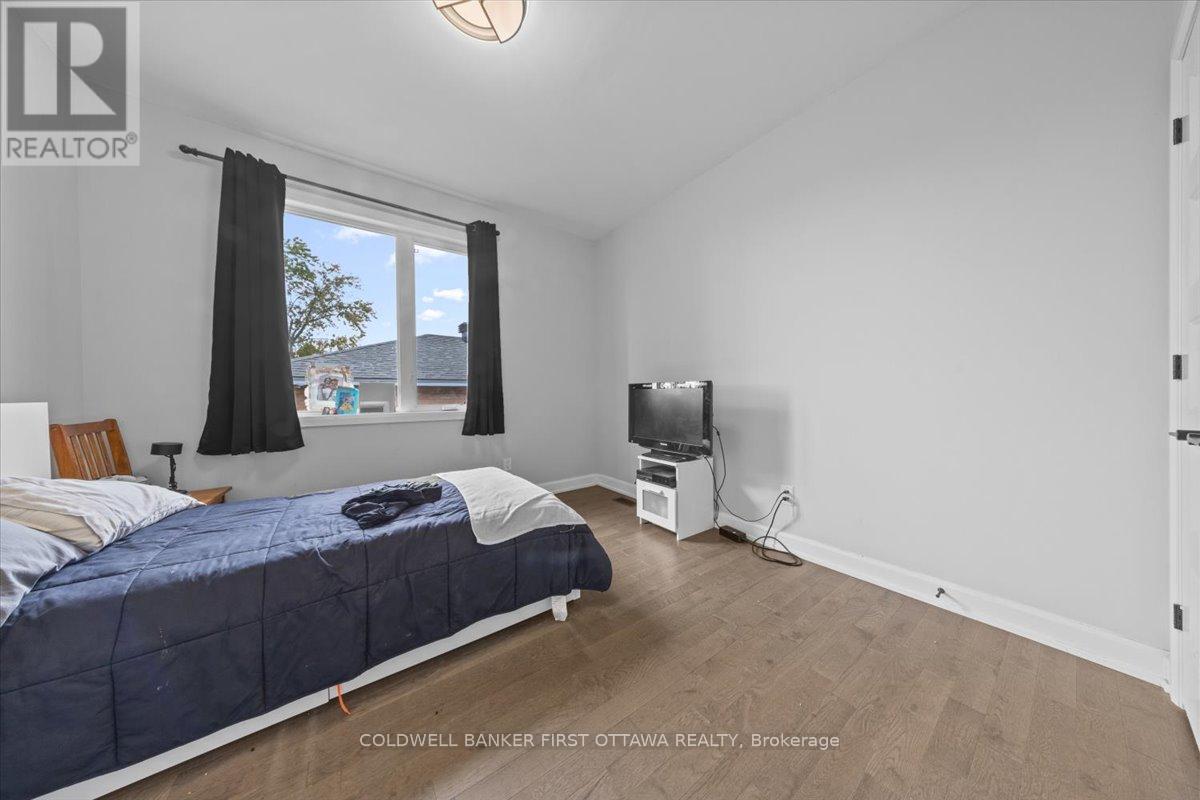 562 Queen Mary Street, Ottawa, Ontario  K1K 1W1 - Photo 18 - X12433377