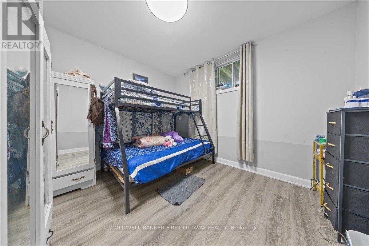 562 Queen Mary Street, Ottawa, Ontario  K1K 1W1 - Photo 25 - X12433377