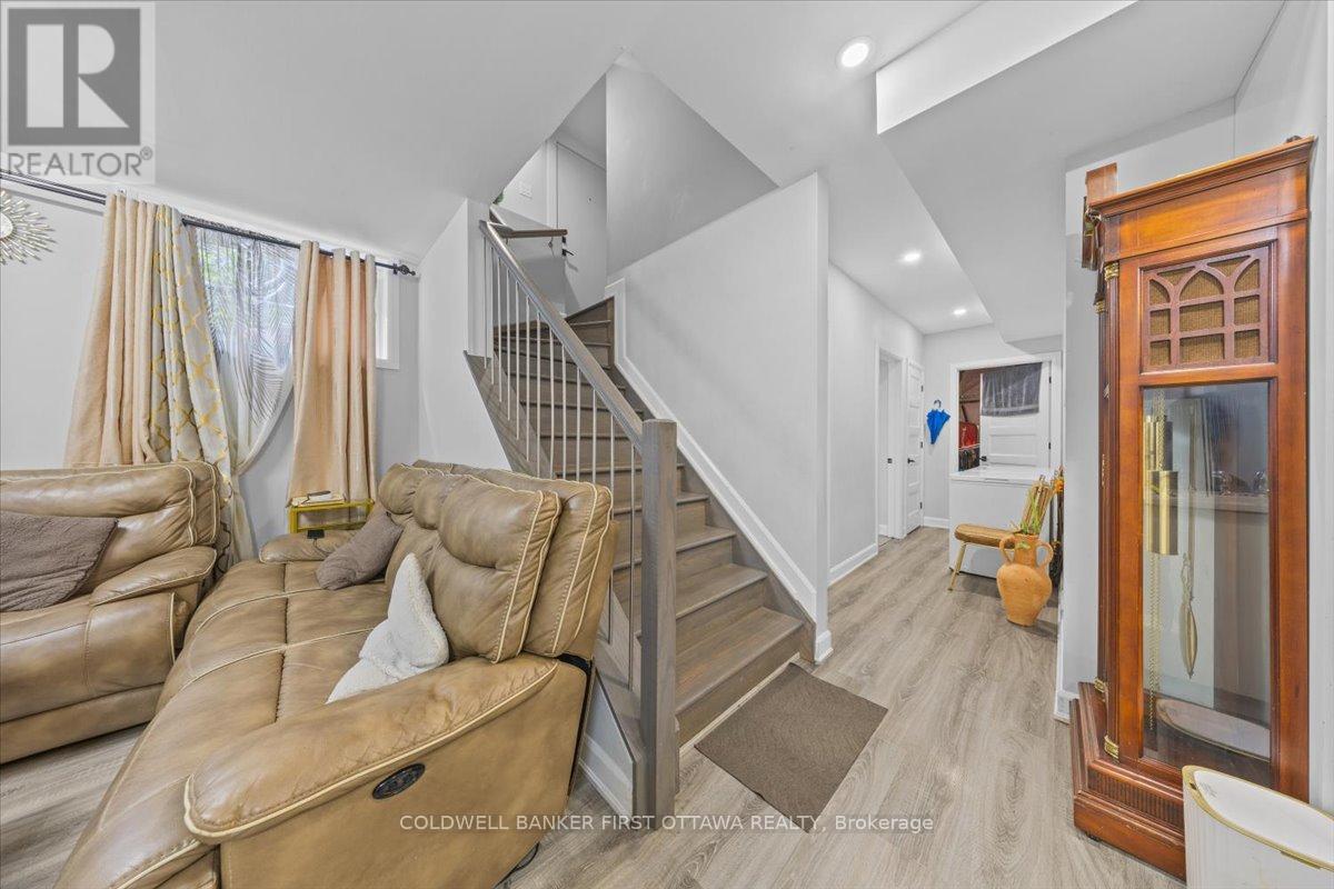 562 Queen Mary Street, Ottawa, Ontario  K1K 1W1 - Photo 30 - X12433377