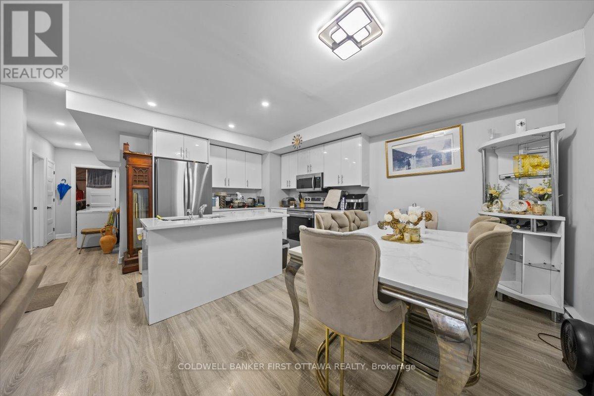 562 Queen Mary Street, Ottawa, Ontario  K1K 1W1 - Photo 32 - X12433377