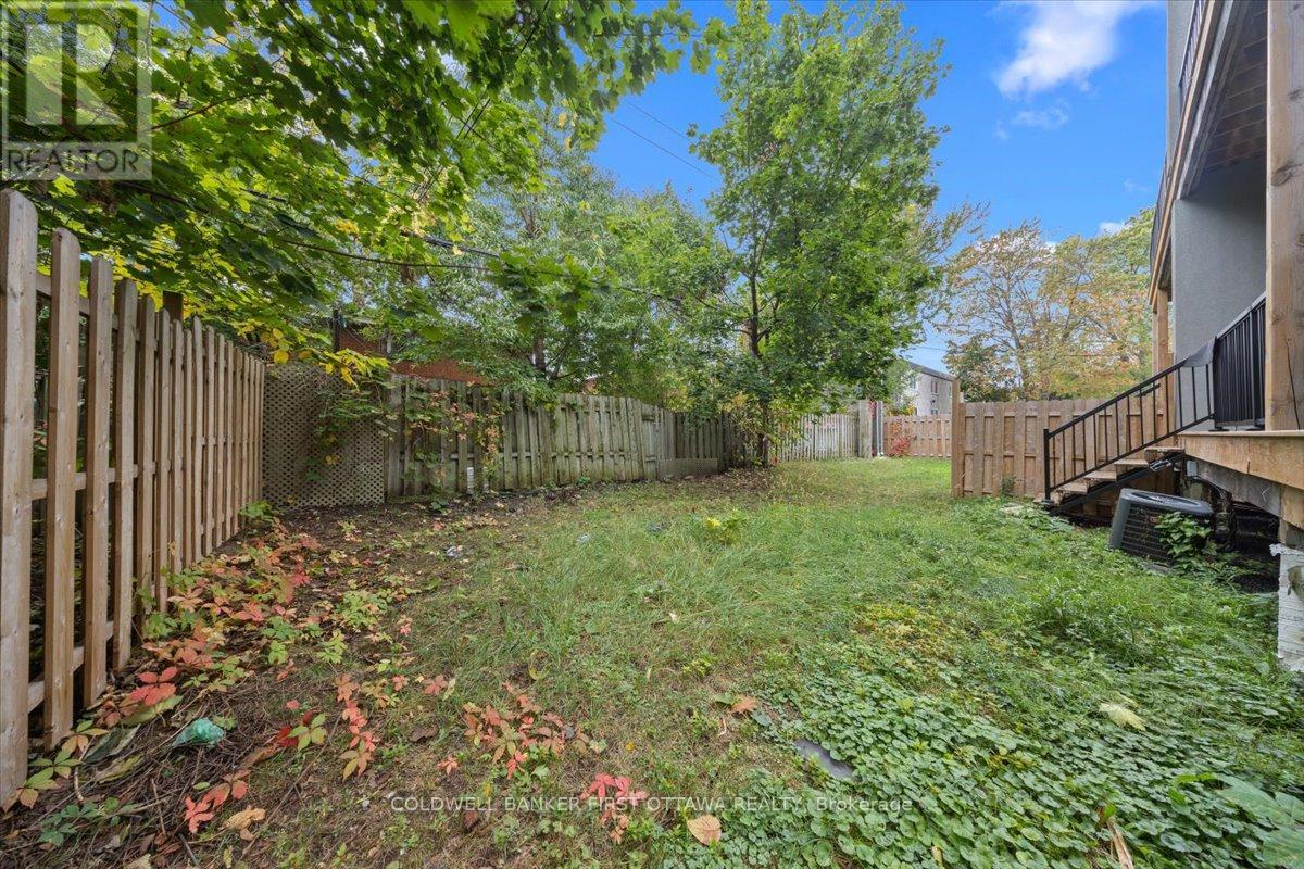 562 Queen Mary Street, Ottawa, Ontario  K1K 1W1 - Photo 38 - X12433377