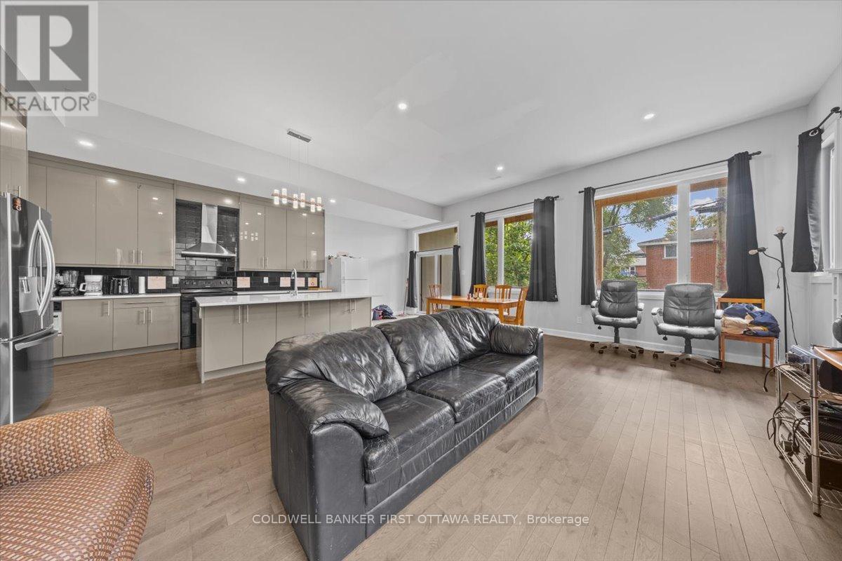 562 Queen Mary Street, Ottawa, Ontario  K1K 1W1 - Photo 6 - X12433377