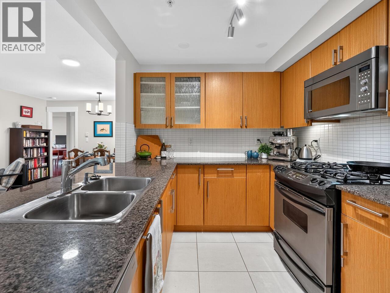 206 2096 W 46th Avenue, Vancouver, British Columbia  V6M 2K9 - Photo 2 - R3053422