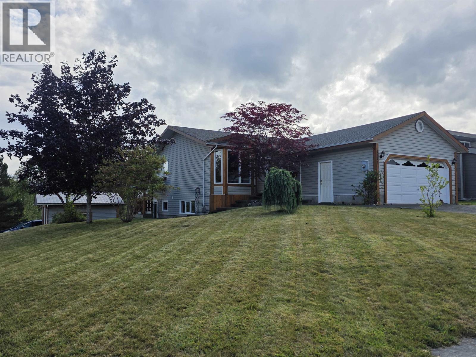 5301 MOUNTAIN VISTA DRIVE, Terrace, British Columbia