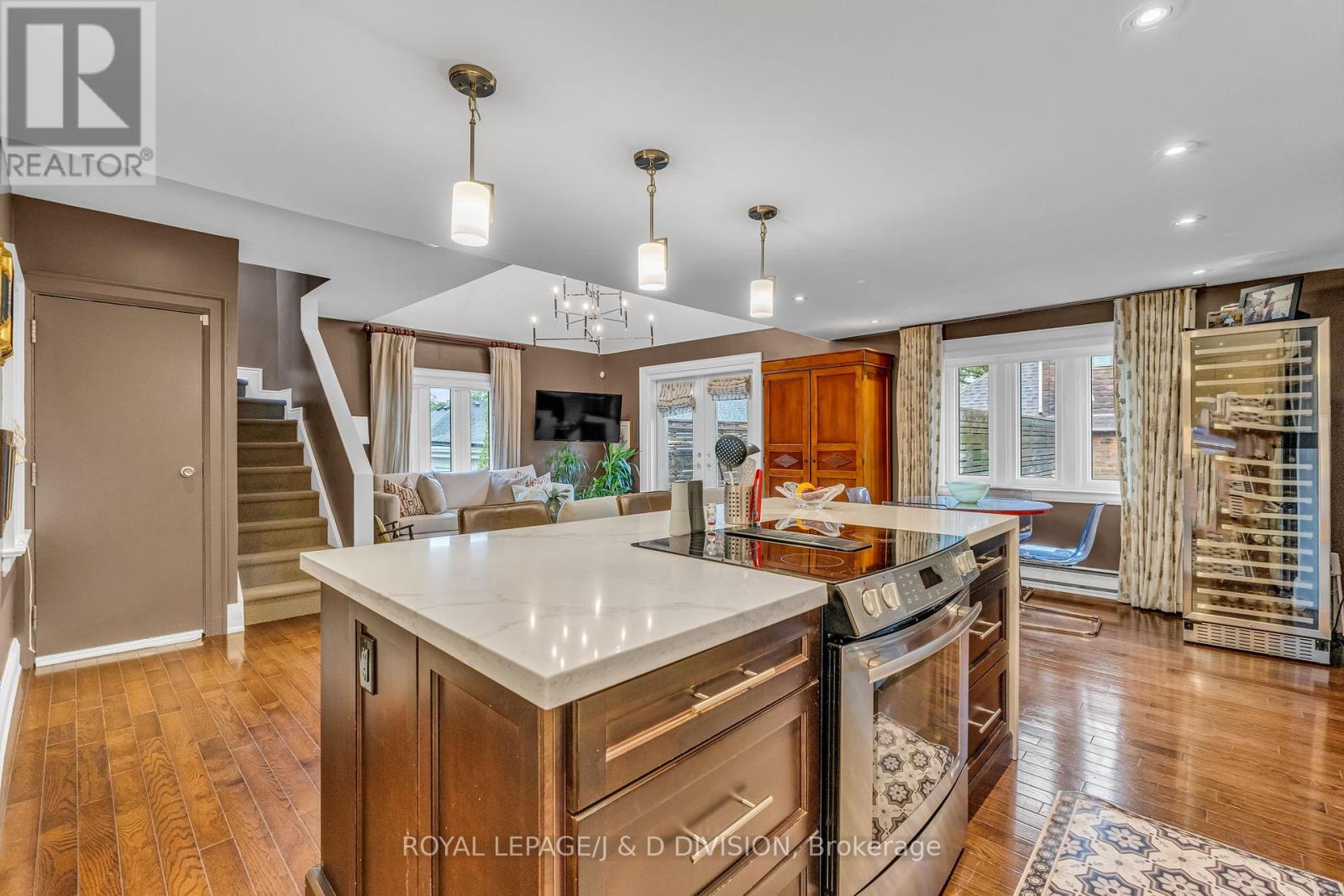 137 Highbourne Road, Toronto, Ontario  M5P 2J8 - Photo 15 - C12433357