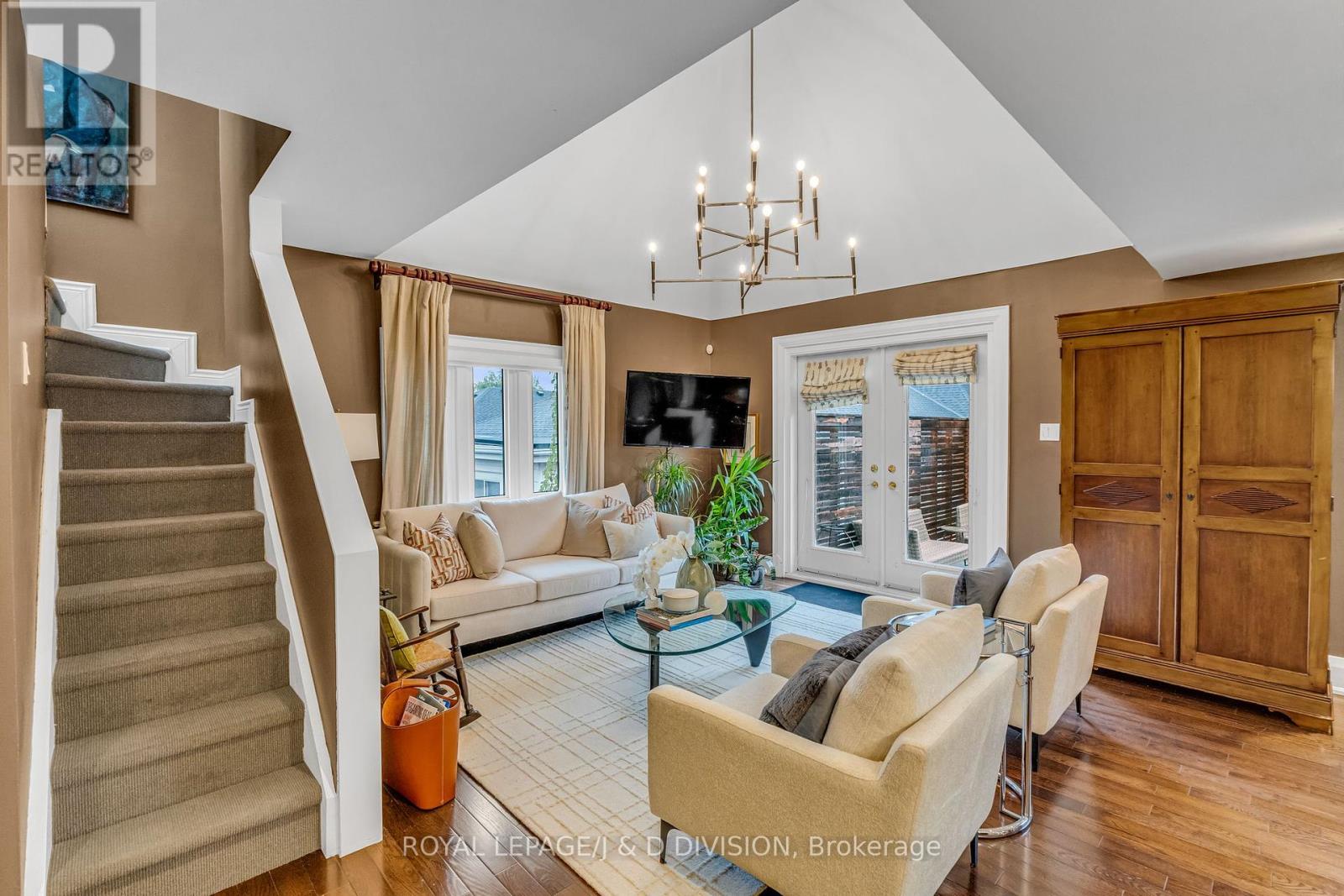 137 Highbourne Road, Toronto, Ontario  M5P 2J8 - Photo 18 - C12433357