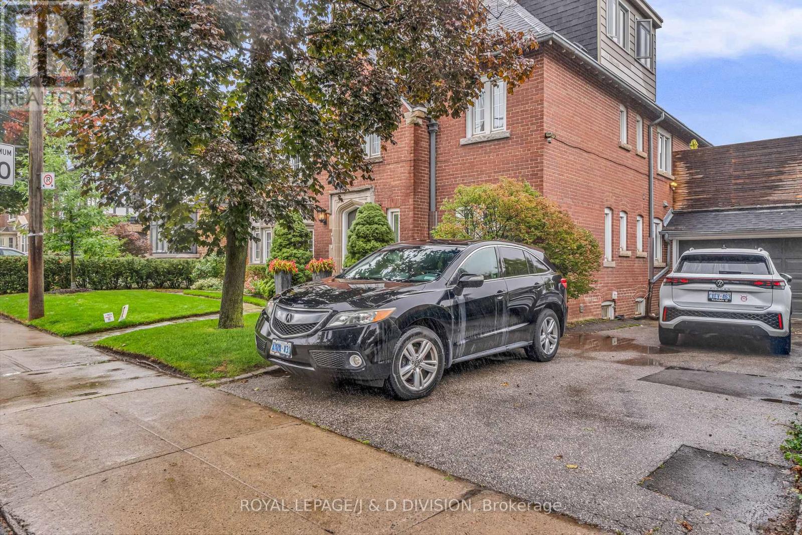 137 Highbourne Road, Toronto, Ontario  M5P 2J8 - Photo 2 - C12433357