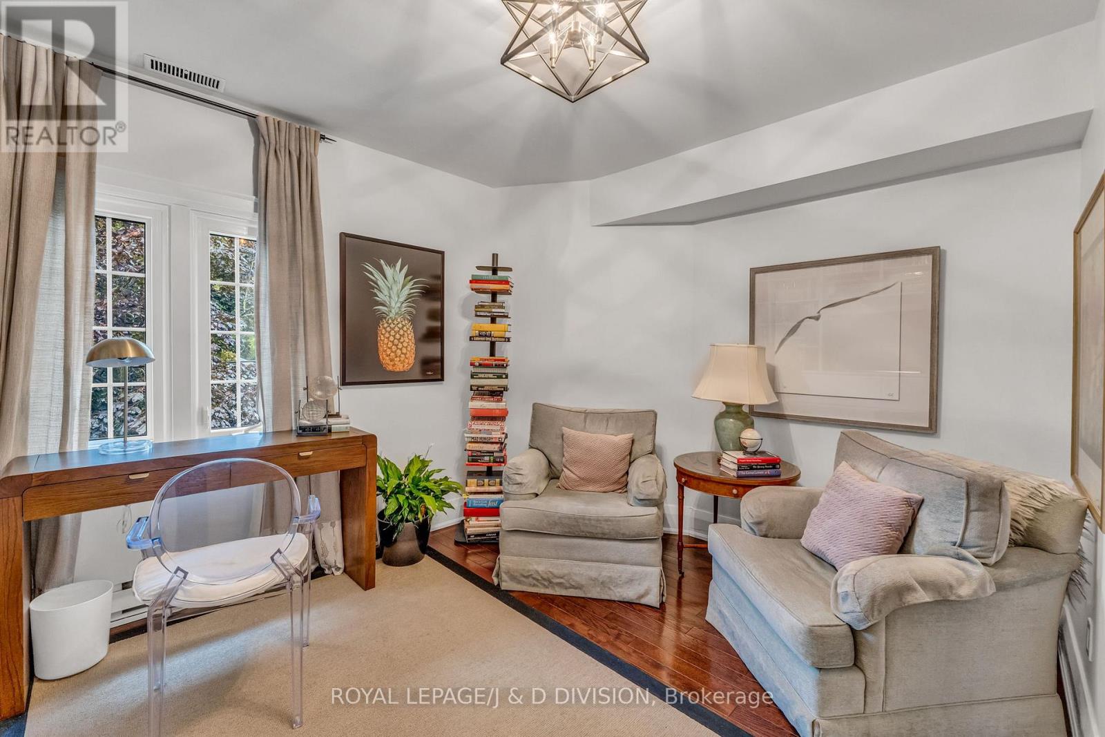 137 Highbourne Road, Toronto, Ontario  M5P 2J8 - Photo 23 - C12433357