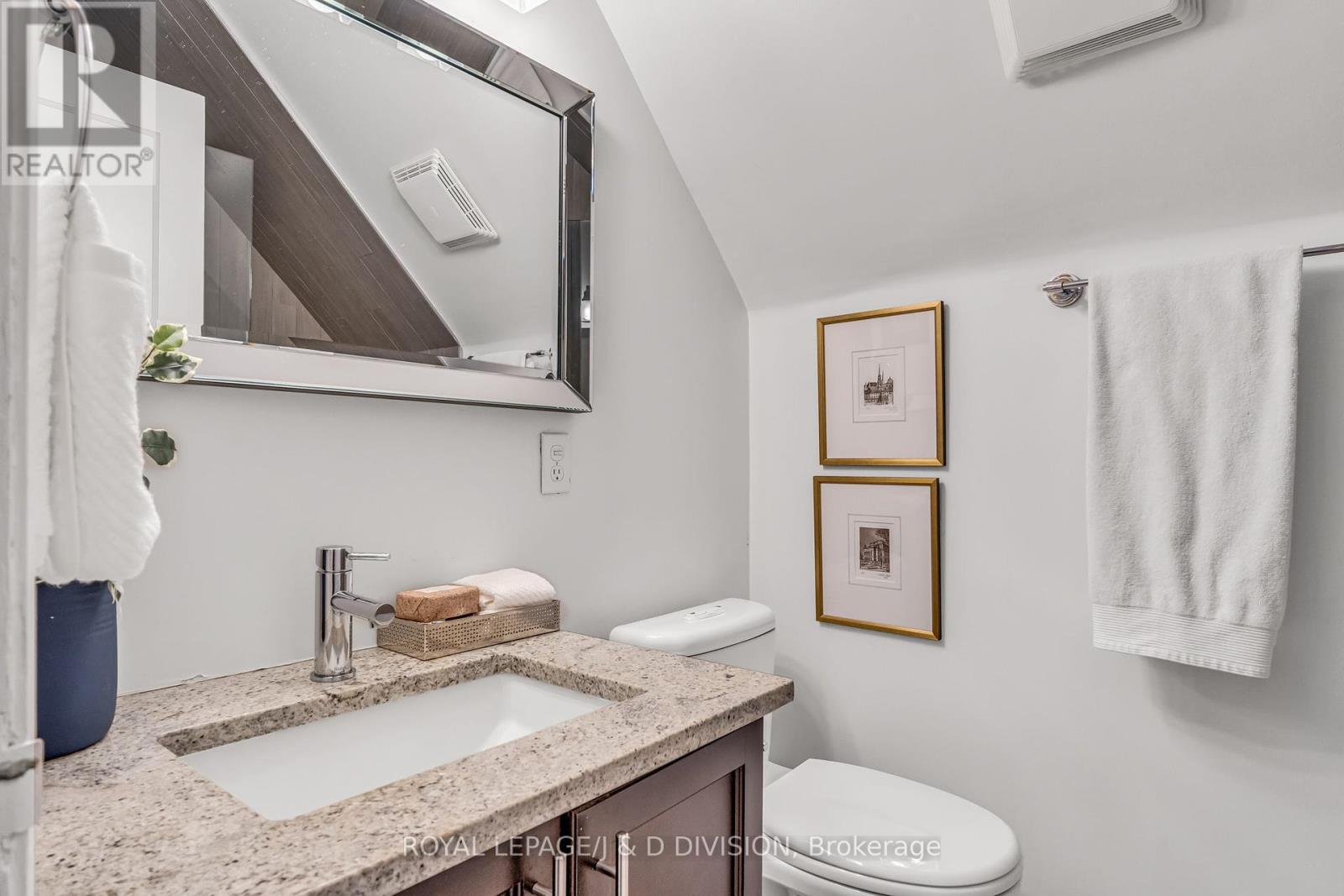 137 Highbourne Road, Toronto, Ontario  M5P 2J8 - Photo 30 - C12433357