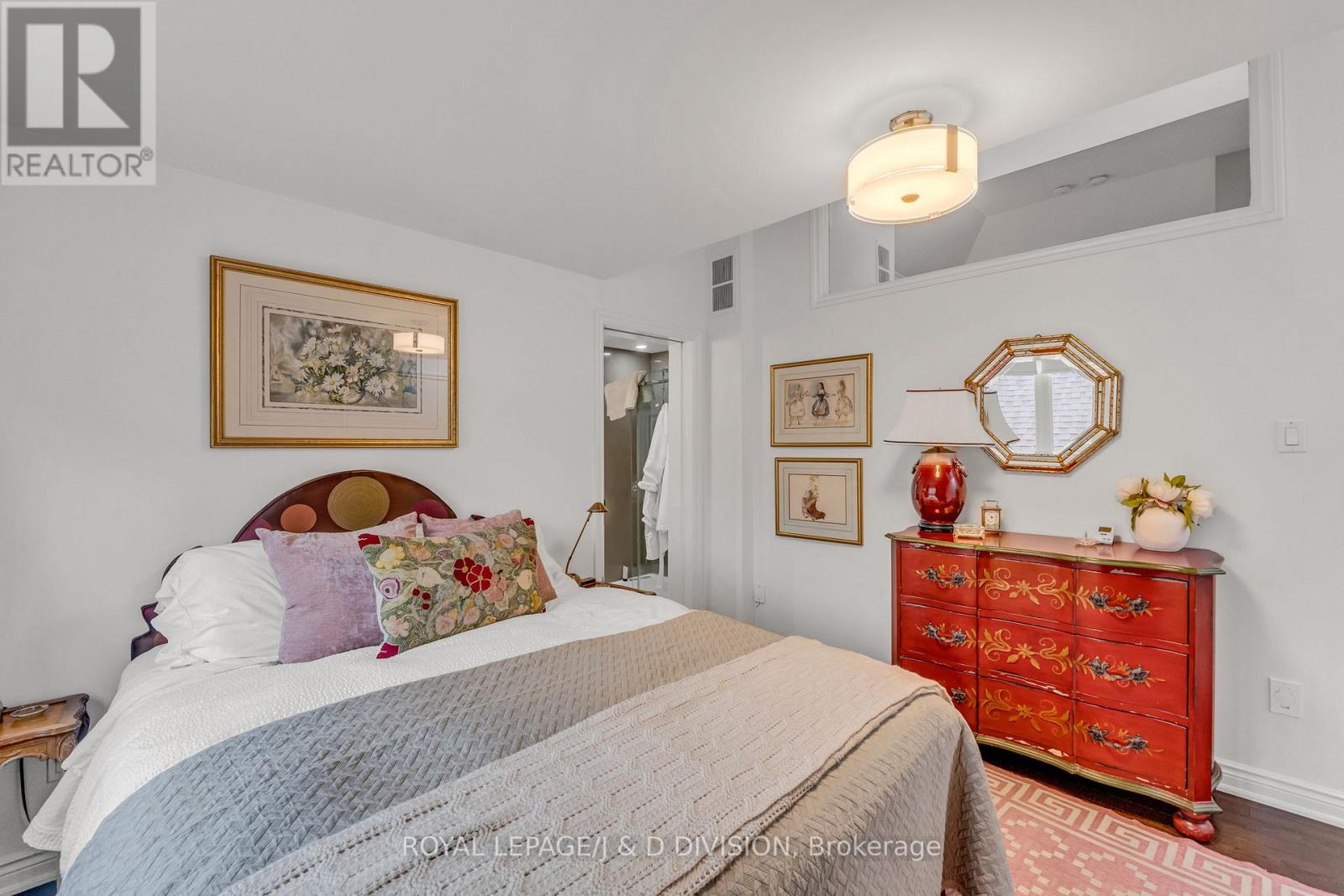 137 Highbourne Road, Toronto, Ontario  M5P 2J8 - Photo 32 - C12433357