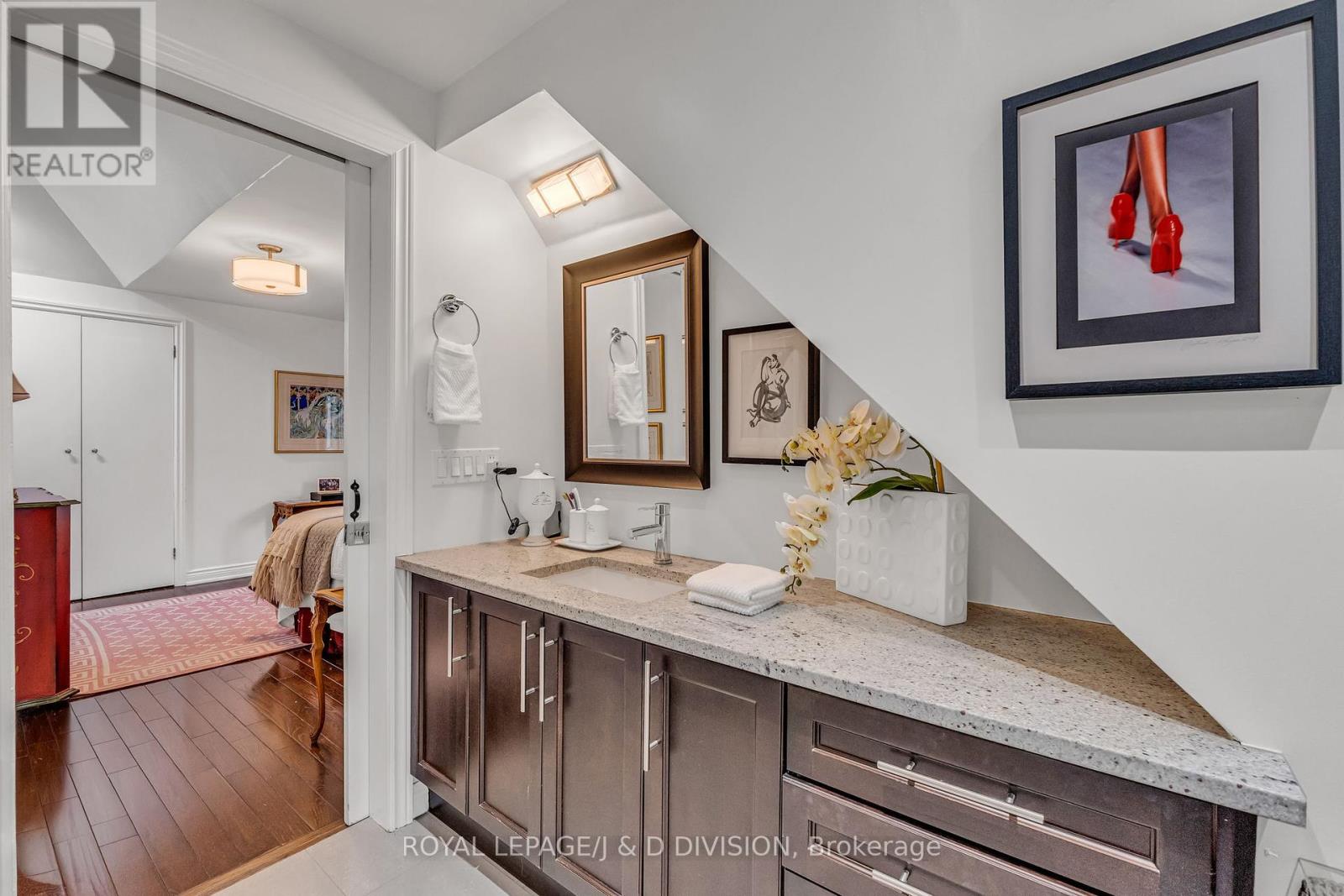 137 Highbourne Road, Toronto, Ontario  M5P 2J8 - Photo 35 - C12433357