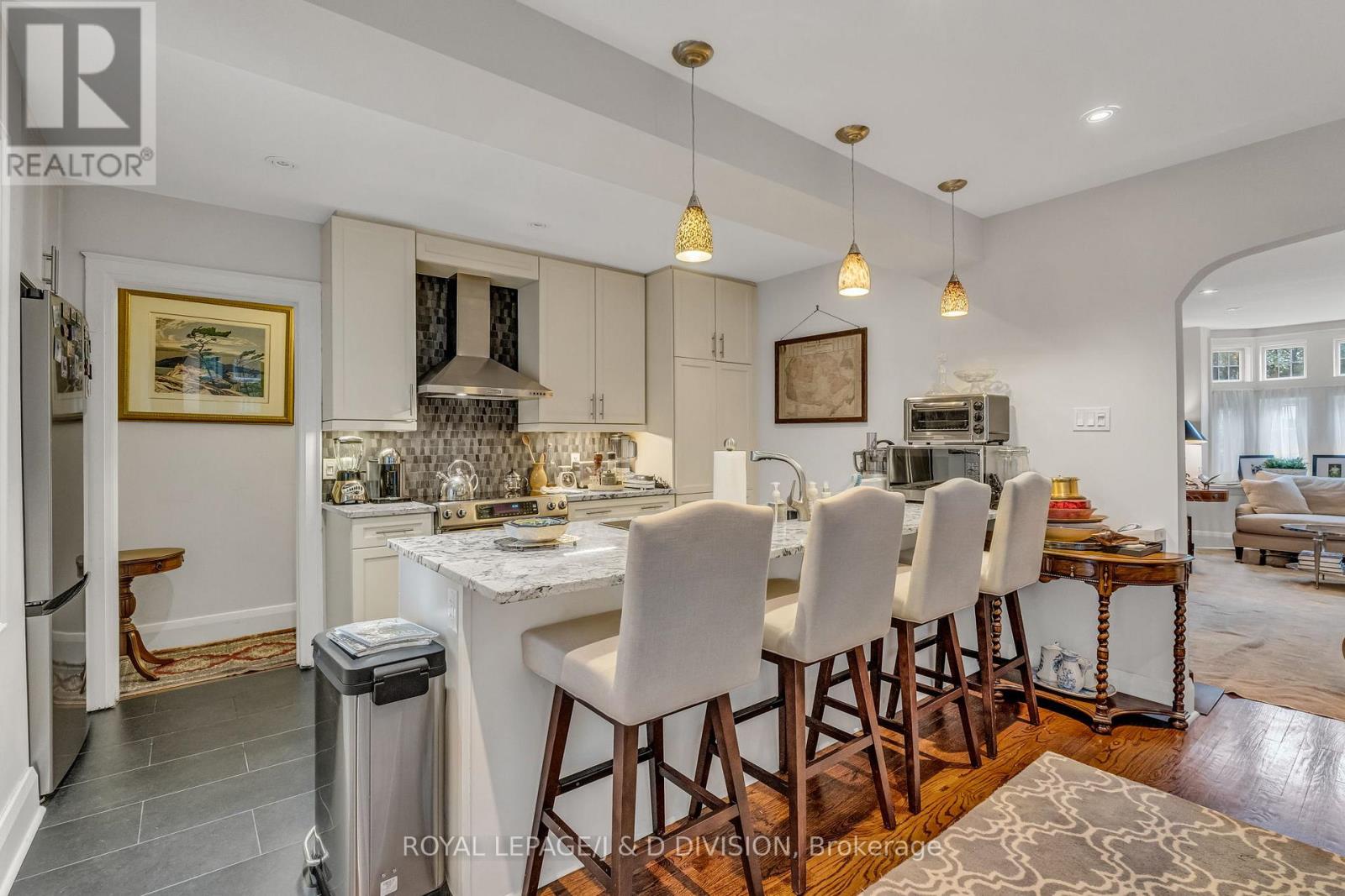 137 Highbourne Road, Toronto, Ontario  M5P 2J8 - Photo 44 - C12433357