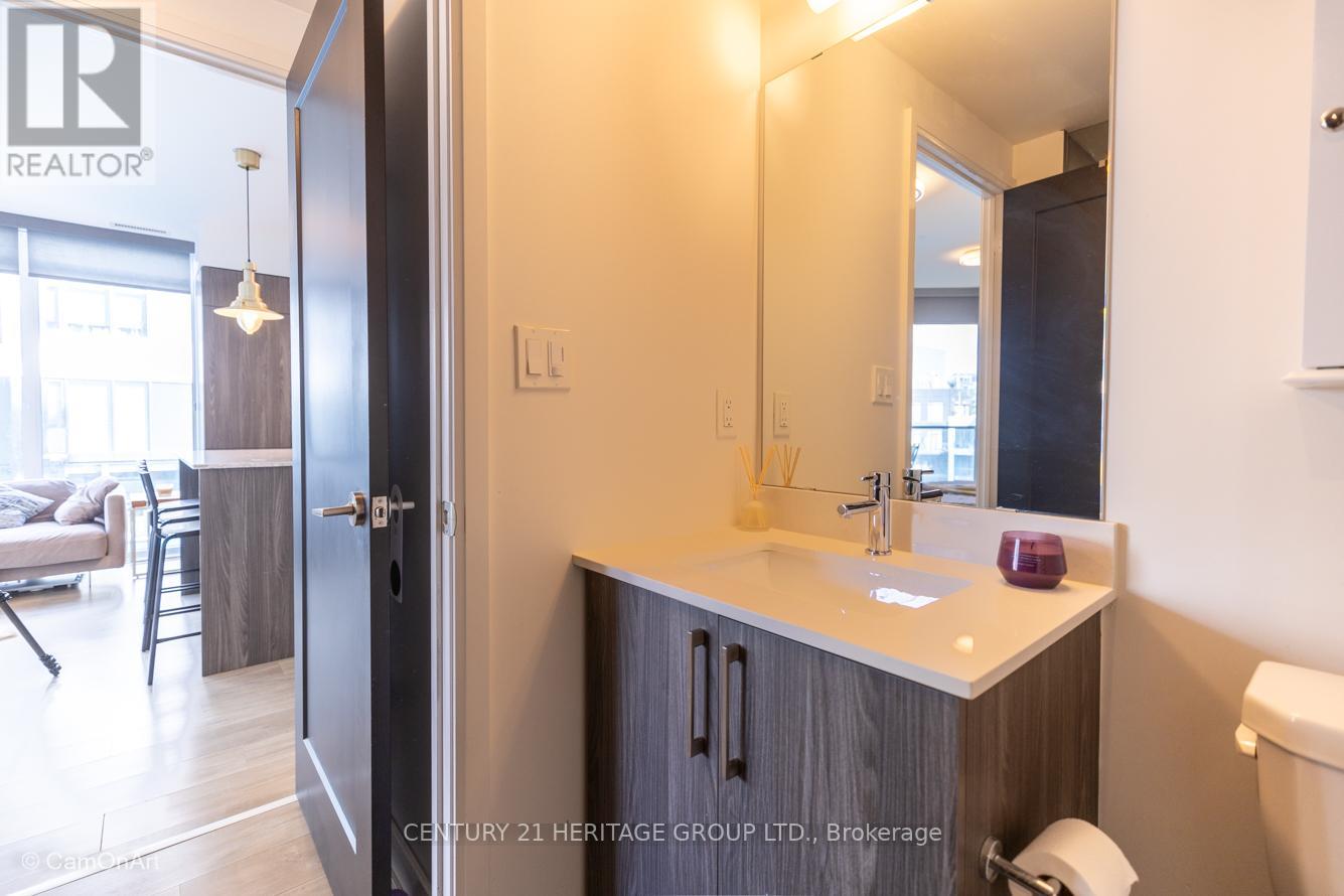 1001 - 27 Bathurst Street, Toronto, Ontario  M5V 0R1 - Photo 37 - C12433358