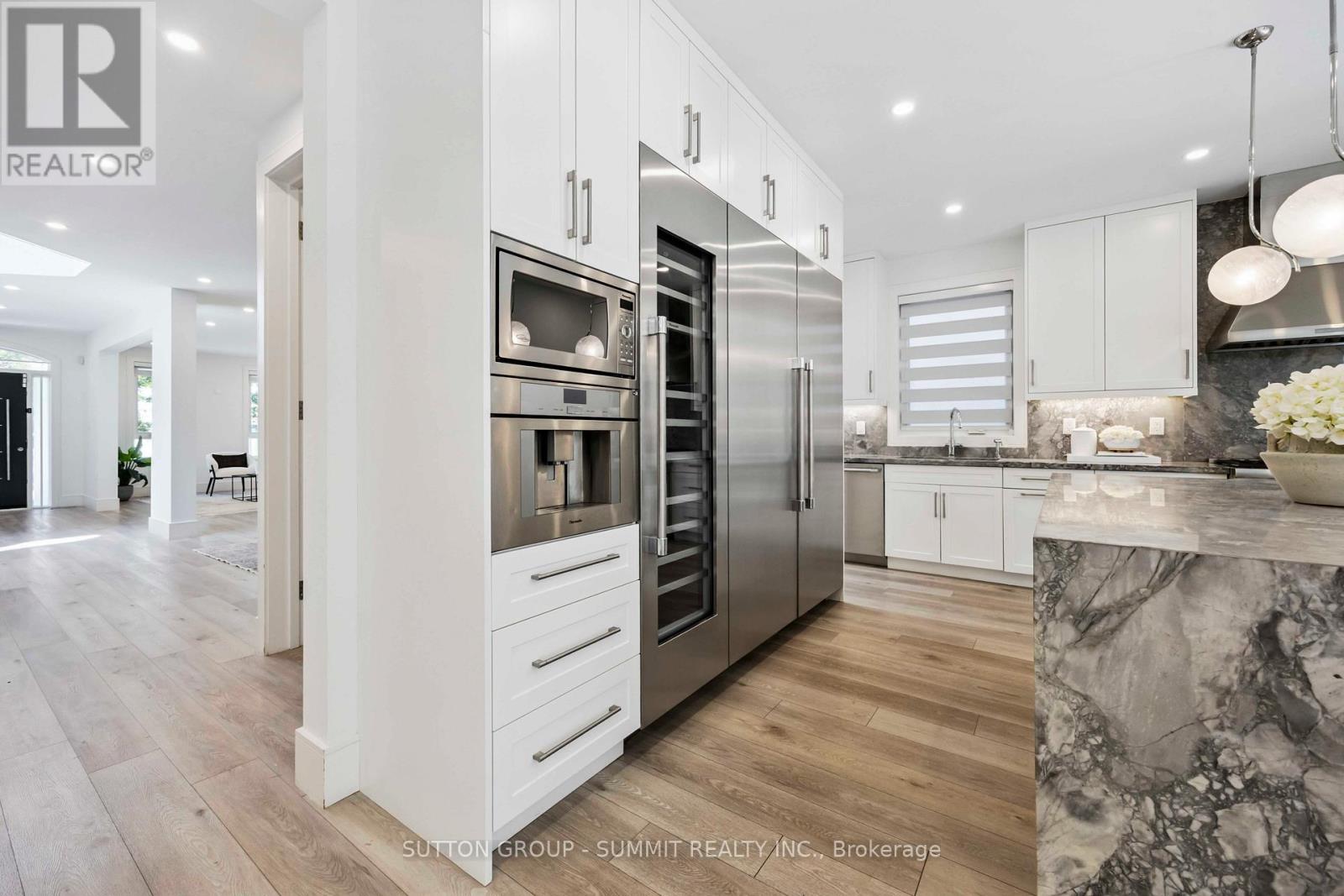 127 Munro Boulevard, Toronto, Ontario  M2P 1C7 - Photo 17 - C12433359