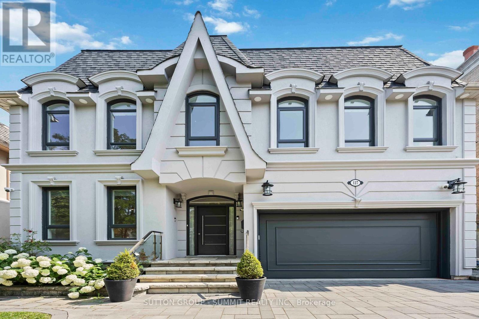 127 Munro Boulevard, Toronto, Ontario  M2P 1C7 - Photo 2 - C12433359